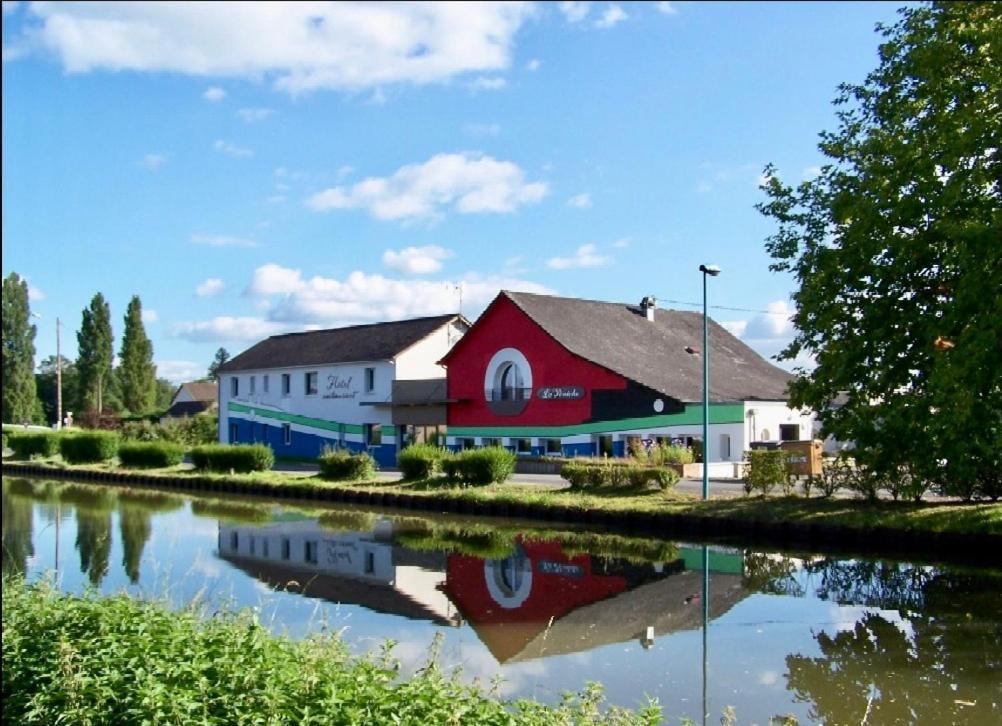 Auberge La Peniche Pierrefitte-sur-Loire Esterno foto